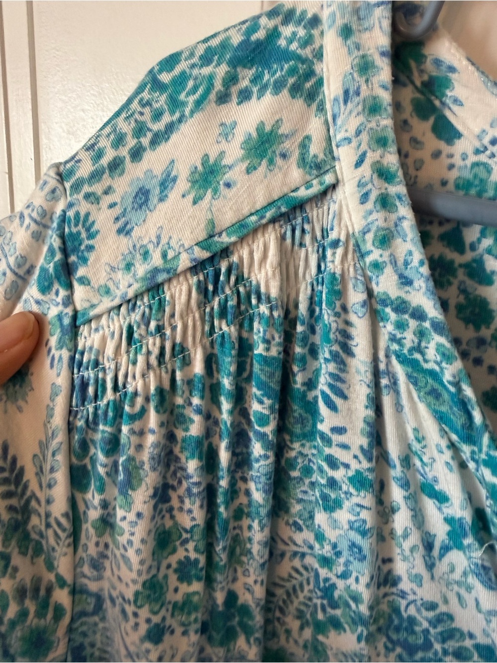 Daniel Rainn Teal and White Paisley V-Neck Top, 3X - Picture 4 of 12